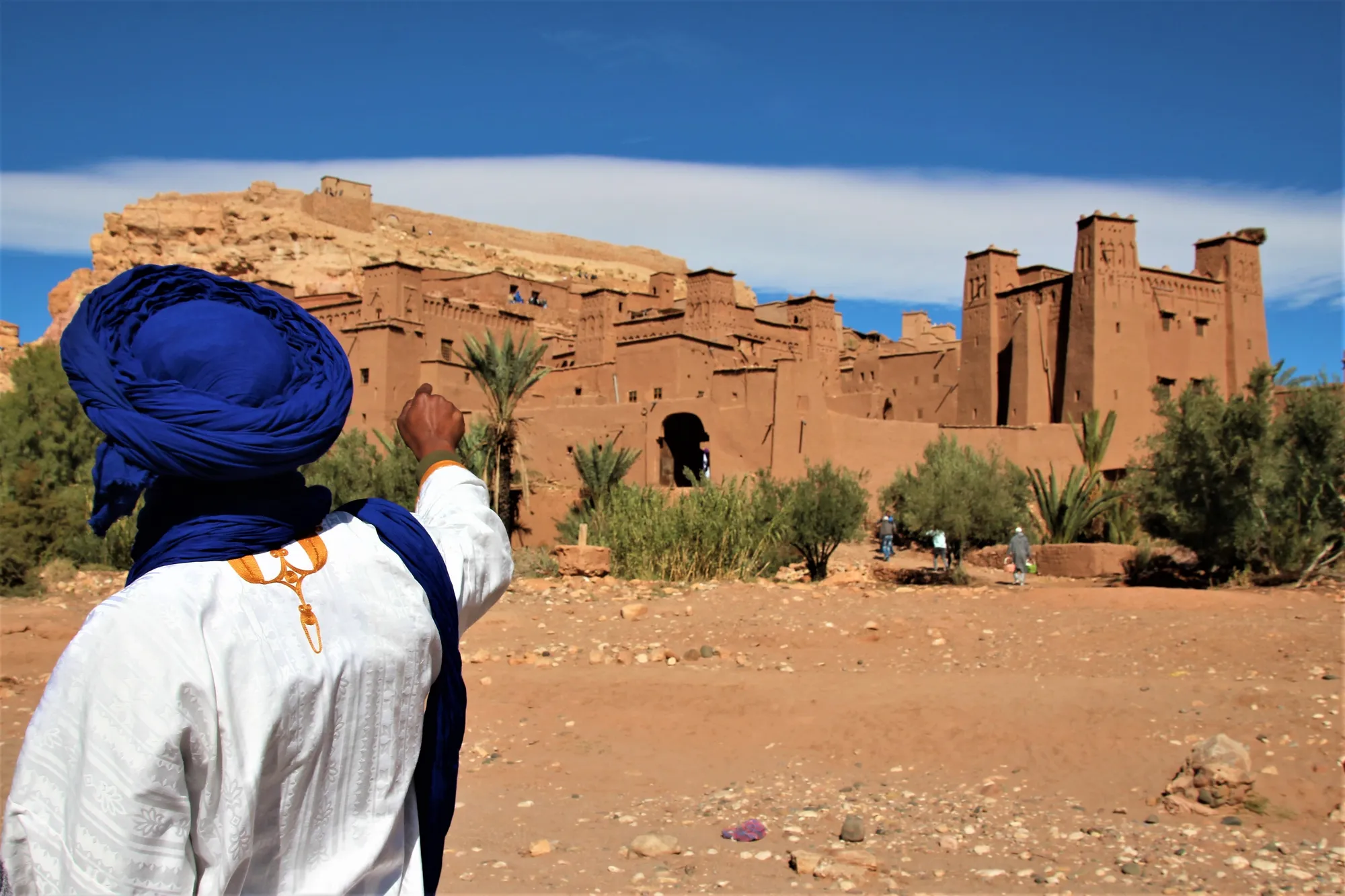 A local Kasbah Trails guide overlooking the kasbah of Aït Ben Haddou